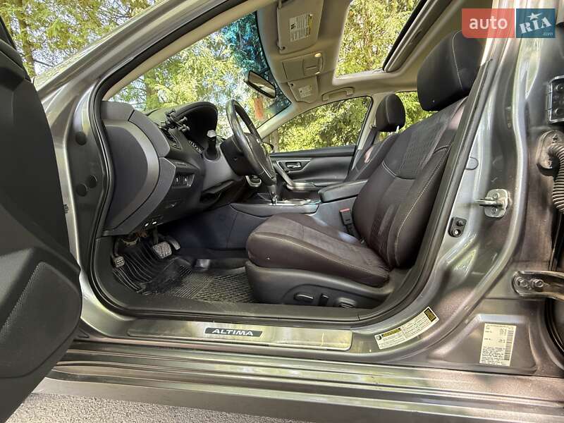 Седан Nissan Altima 2016 в Дрогобичі