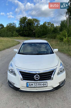 Седан Nissan Altima 2012 в Бердичеві