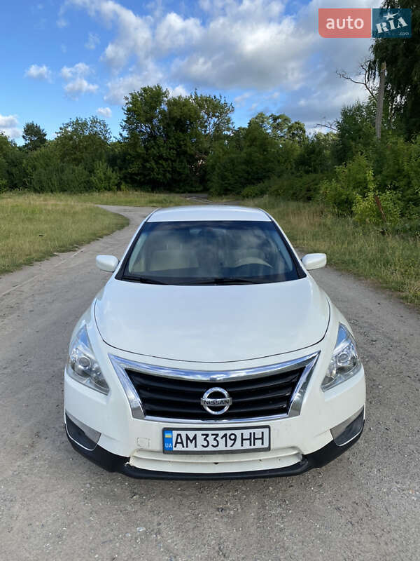 Седан Nissan Altima 2012 в Бердичеве