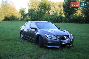 Седан Nissan Altima 2016 в Липовой Долине