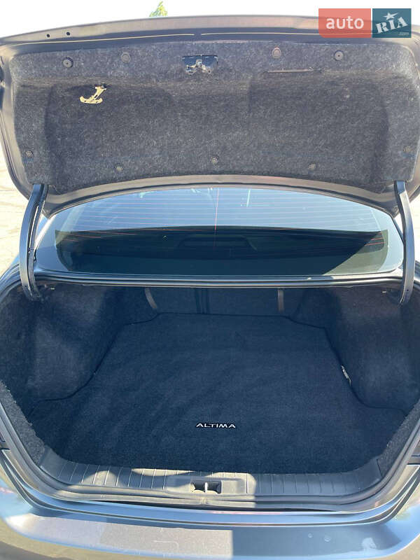 Седан Nissan Altima 2017 в Кам'янському