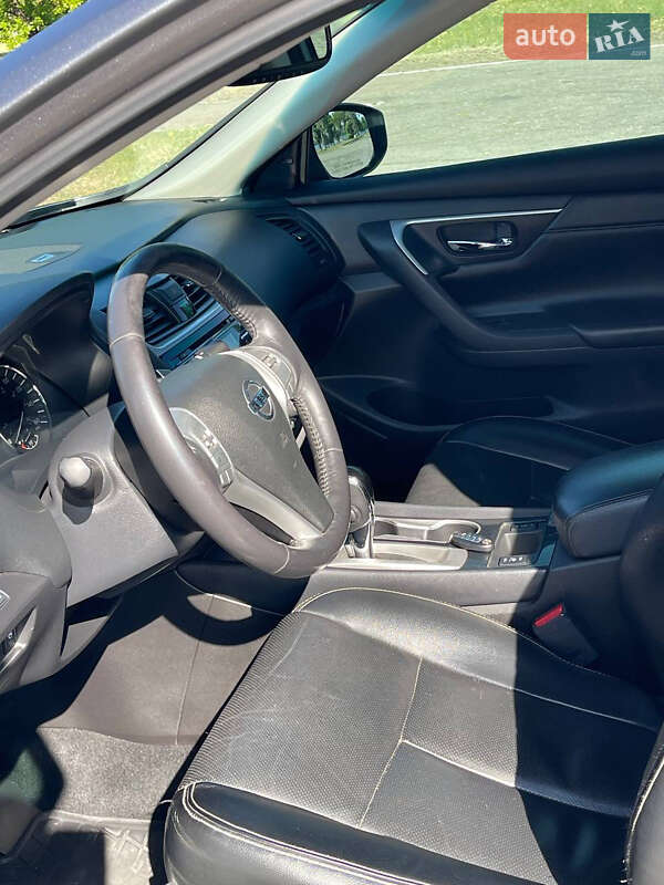 Седан Nissan Altima 2017 в Кам'янському