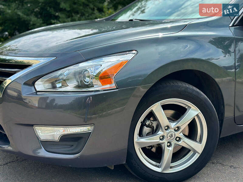 Седан Nissan Altima 2013 в Вінниці