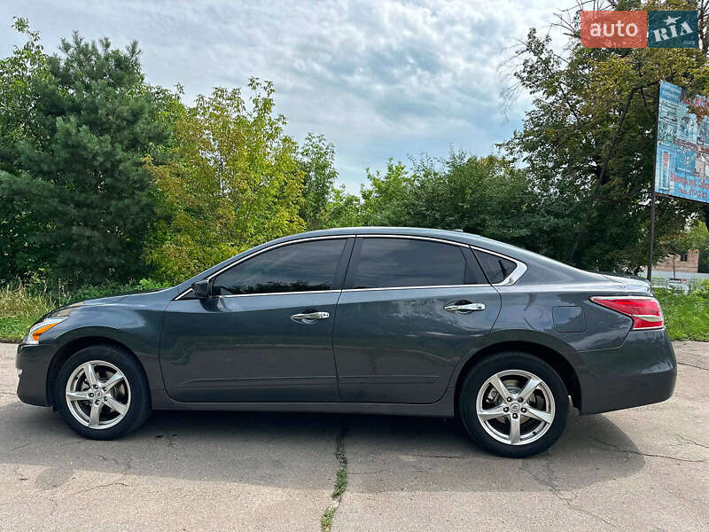 Седан Nissan Altima 2013 в Вінниці