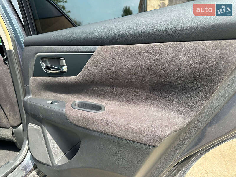 Седан Nissan Altima 2013 в Вінниці