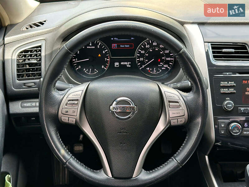 Седан Nissan Altima 2013 в Вінниці