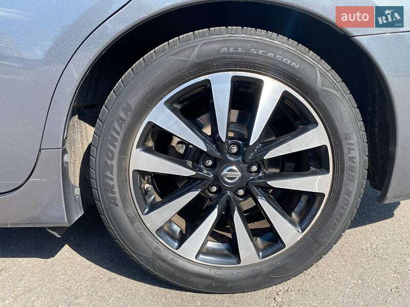 Седан Nissan Altima 2018 в Киеве