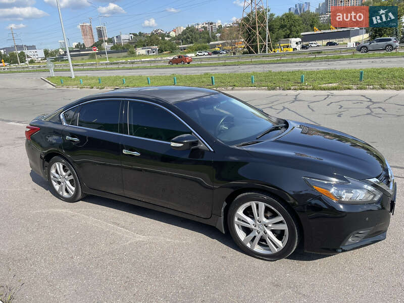 Седан Nissan Altima 2017 в 