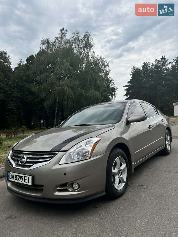 Седан Nissan Altima 2011 в Кропивницком фото 4 Седан Nissan Altima 2011 в Кропивницком