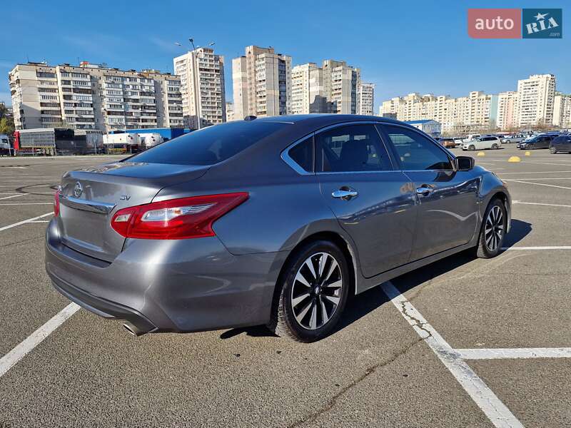 Седан Nissan Altima 2018 в Києві