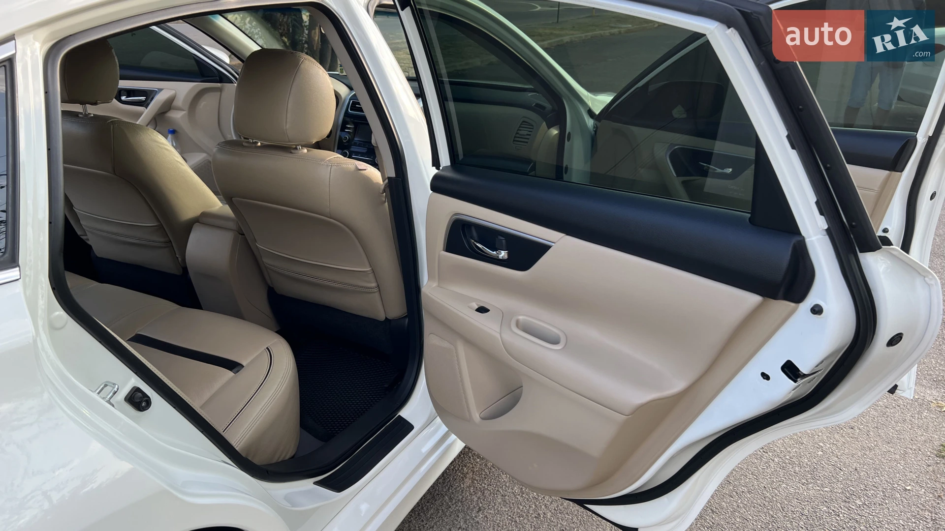 2015 Nissan Altima - мініатюра 10