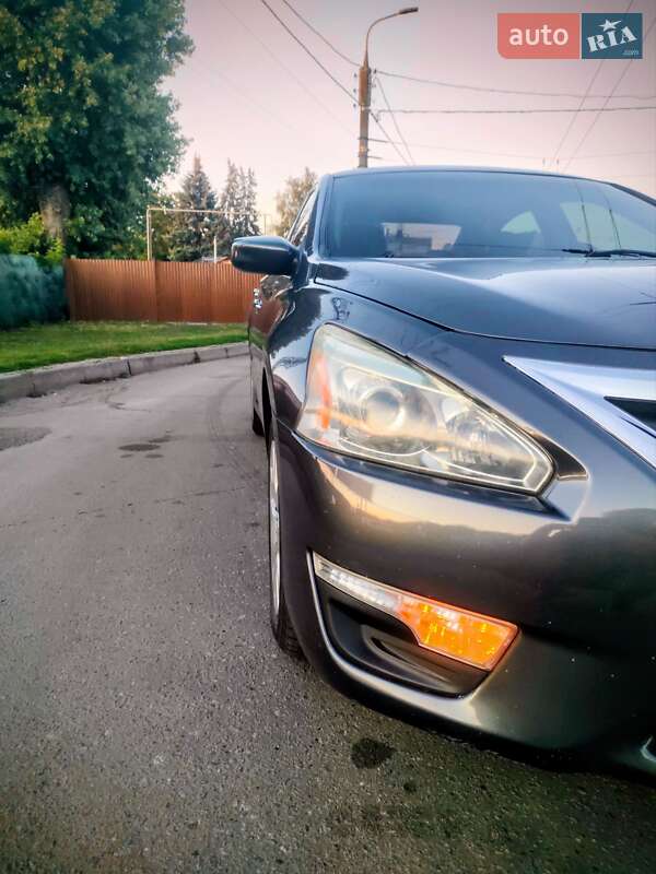 Седан Nissan Altima 2013 в Сумах