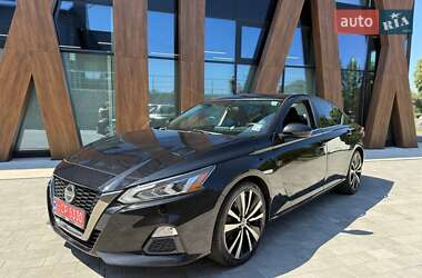 Седан Nissan Altima 2019 в Луцке