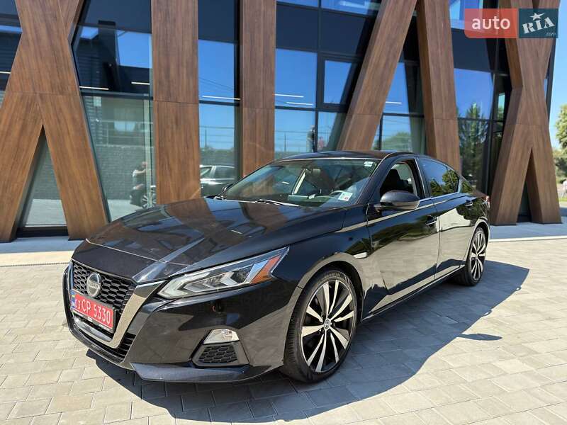 Nissan Altima 2019
