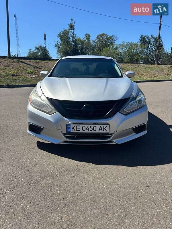 Седан Nissan Altima 2016 в Кривому Розі