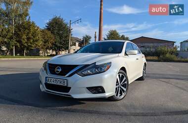 Седан Nissan Altima 2017 в Харкові