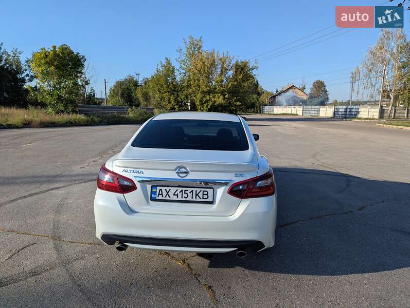 Седан Nissan Altima 2017 в Харкові