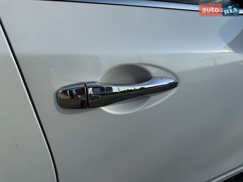 Седан Nissan Altima 2015 в Киеве