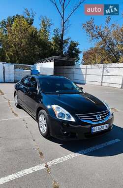 Седан Nissan Altima 2012 в Кременчуці