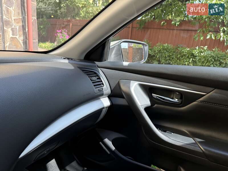 Седан Nissan Altima 2017 в Львове фото 26 Седан Nissan Altima 2017 в Львове