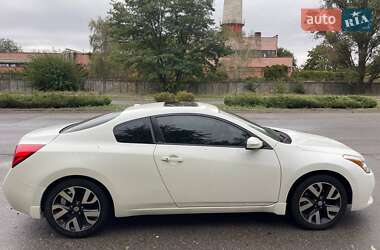 Купе Nissan Altima 2010 в Запоріжжі