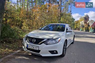 Седан Nissan Altima 2018 в Киеве