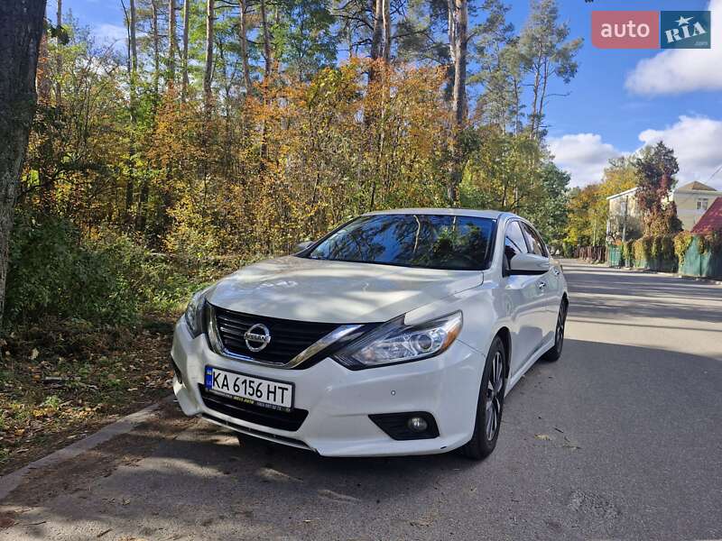 Седан Nissan Altima 2018 в Києві
