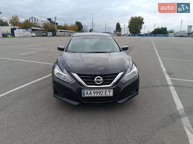 Седан Nissan Altima 2016 в Белогородке