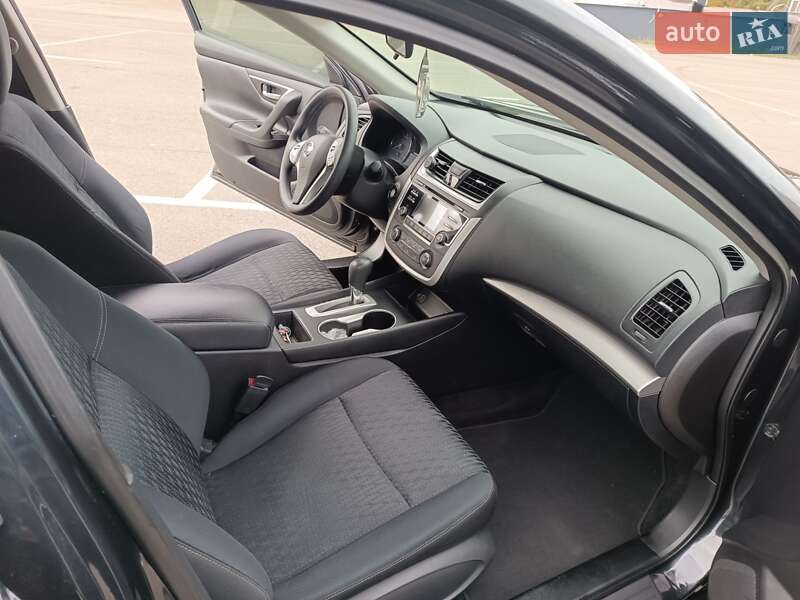 Седан Nissan Altima 2016 в Белогородке