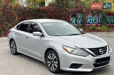 Седан Nissan Altima 2016 в 