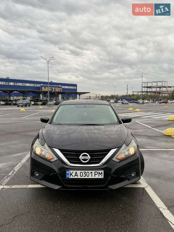 Седан Nissan Altima 2017 в Киеве