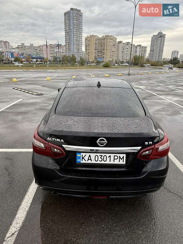 Седан Nissan Altima 2017 в Киеве
