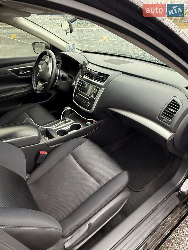 Седан Nissan Altima 2017 в Киеве