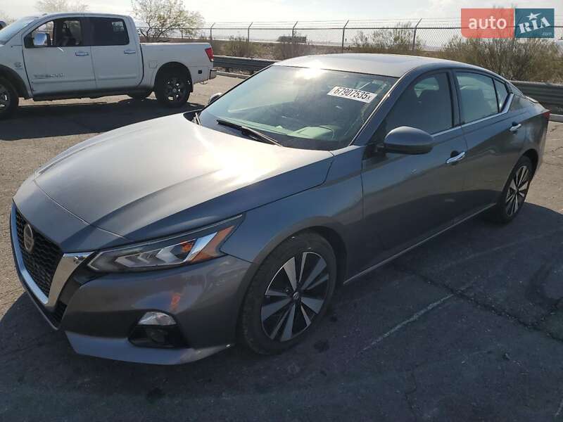 Nissan Altima 2020