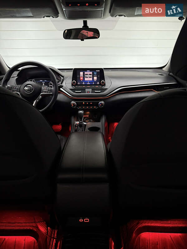 Седан Nissan Altima 2019 в Киеве