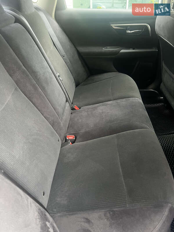 Седан Nissan Altima 2012 в Николаеве