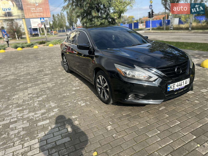 Седан Nissan Altima 2016 в Каменском