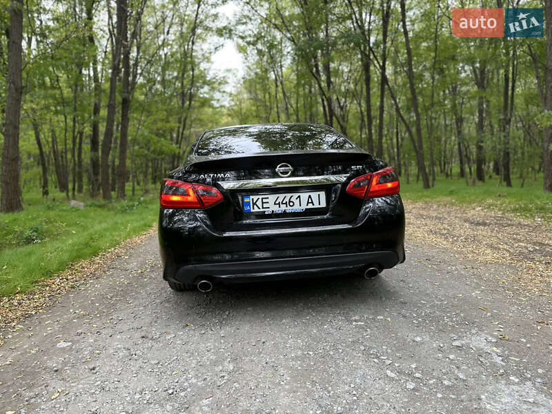 Седан Nissan Altima 2016 в Каменском