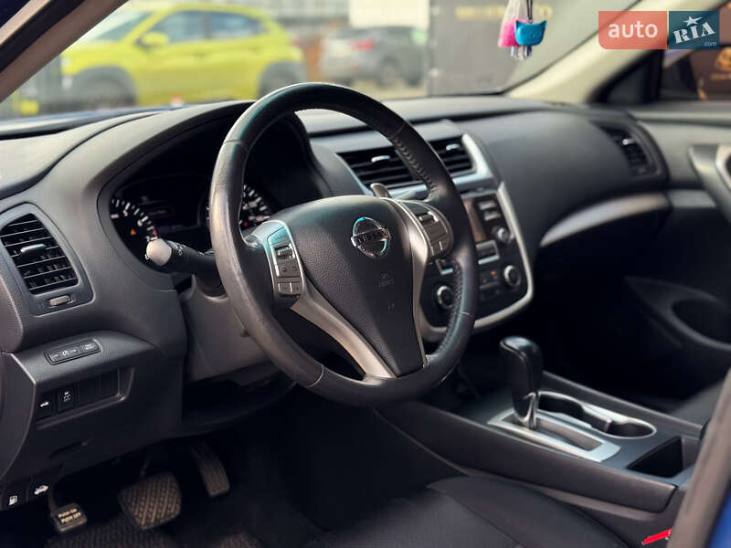 Седан Nissan Altima 2017 в Києві
