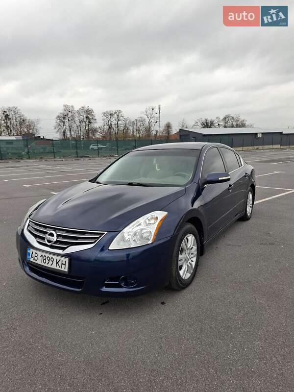 Седан Nissan Altima 2009 в Виннице
