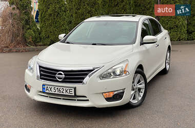 Седан Nissan Altima 2014 в Києві