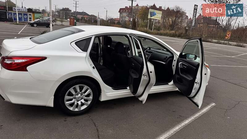 Седан Nissan Altima 2017 в Одессе