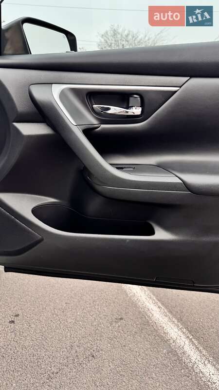 Седан Nissan Altima 2017 в Одессе