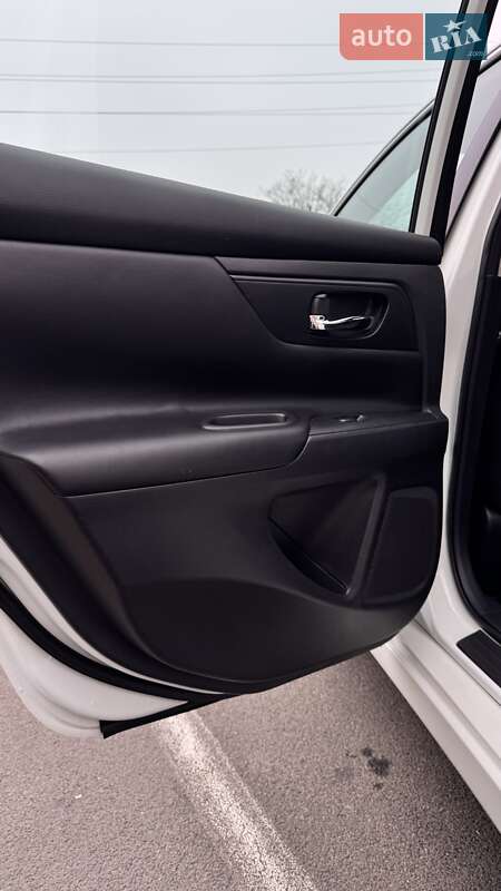 Седан Nissan Altima 2017 в Одессе