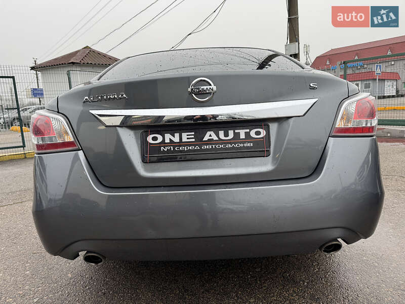 Седан Nissan Altima 2014 в Киеве