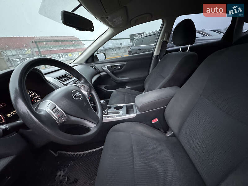 Седан Nissan Altima 2014 в Киеве