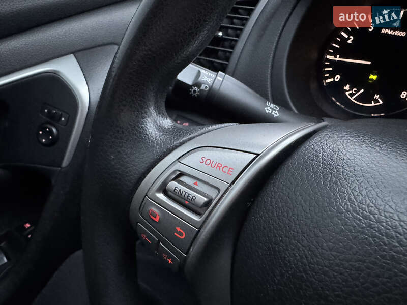 Седан Nissan Altima 2014 в Киеве