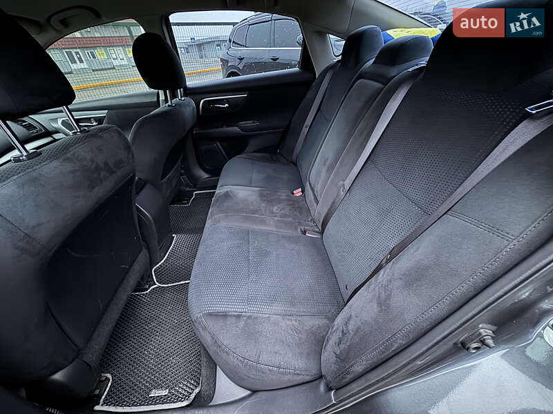 Седан Nissan Altima 2014 в Киеве