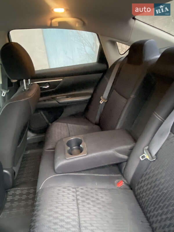 Седан Nissan Altima 2016 в Киеве фото 5 Седан Nissan Altima 2016 в Киеве