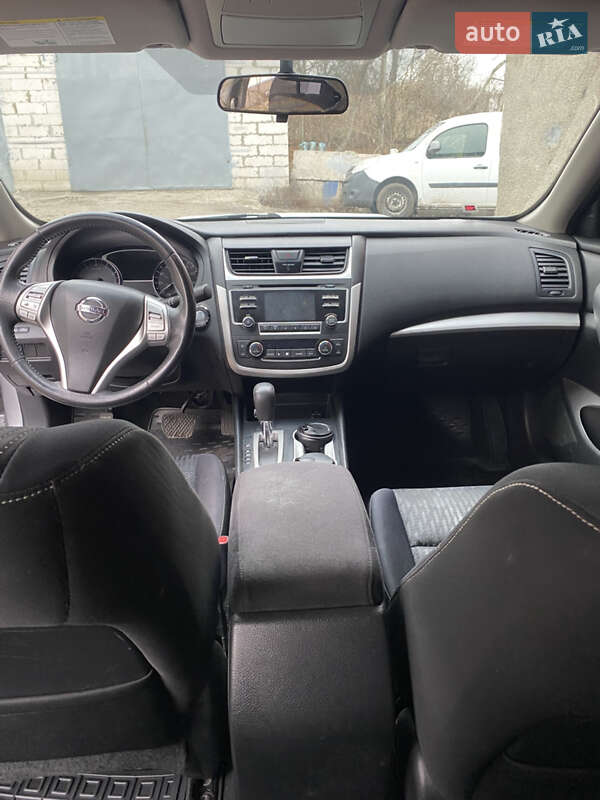 Седан Nissan Altima 2016 в Киеве фото 12 Седан Nissan Altima 2016 в Киеве